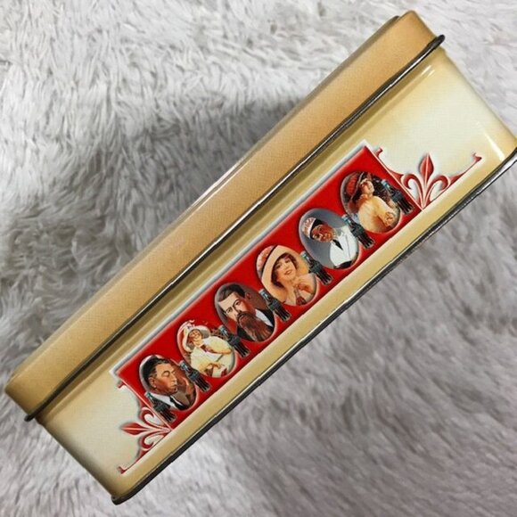 NWOT Coca Cola 'Over 100 Years of Refreshment' 1000pc Puzzle in Collectible Tin - Picture 10 of 12